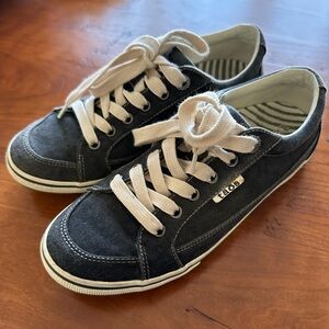 Taos Moc Star Graphite Distressed Women’s  Canvas Sneakers Shoes Gray Size 7